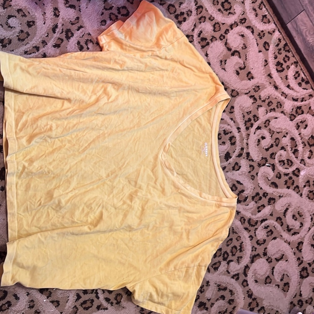 Crop yellow old navy t-shirt